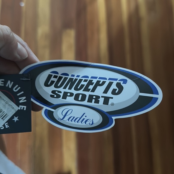 Adorable short sleeve sweatshirt PHILLIES Spring Training! - Picture 2 of 5